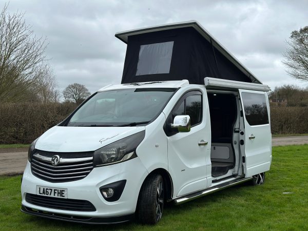 2017 Vauxhall Vivaro: Versatile & Efficient Vans for Every Journey - Image 3