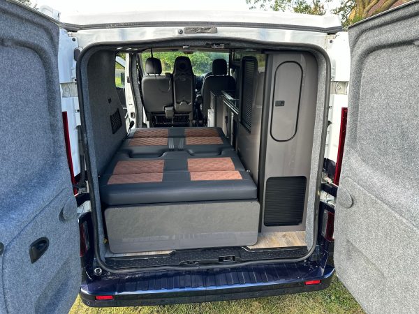 VAUXHALL VIVARO: PERFORMANCE, FEATURES, AND PRICING VAUXHALL VIVARO 2900 CDTI SPORTIVE POP TOP CAMPERVAN FOR SALE - Image 6