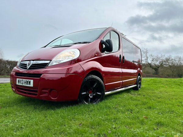 Vauxhall Vivaro 2013: Versatile & Efficient Van for Every Journey - Image 2