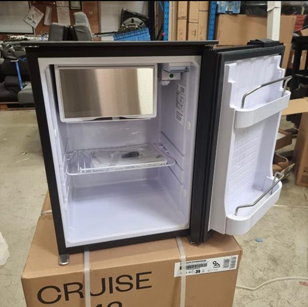 Indel B Cruise 42L Compressor Fridge Freezer - Image 4