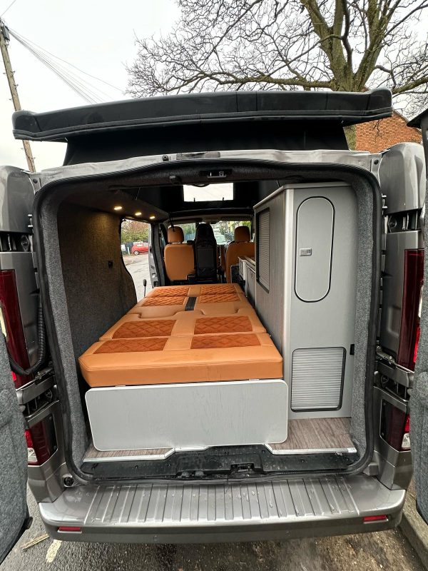 Vauxhall vivaro 270 SWB Campervan Versatile & Efficient - Image 7