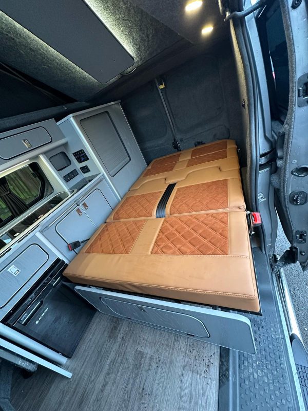 Vauxhall vivaro 270 SWB Campervan Versatile & Efficient - Image 8