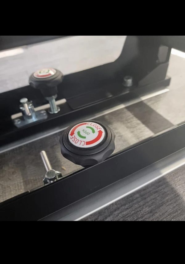 Mobiframe Single Taxi Seat on Rails with Seat Belt and Isofix - Image 3